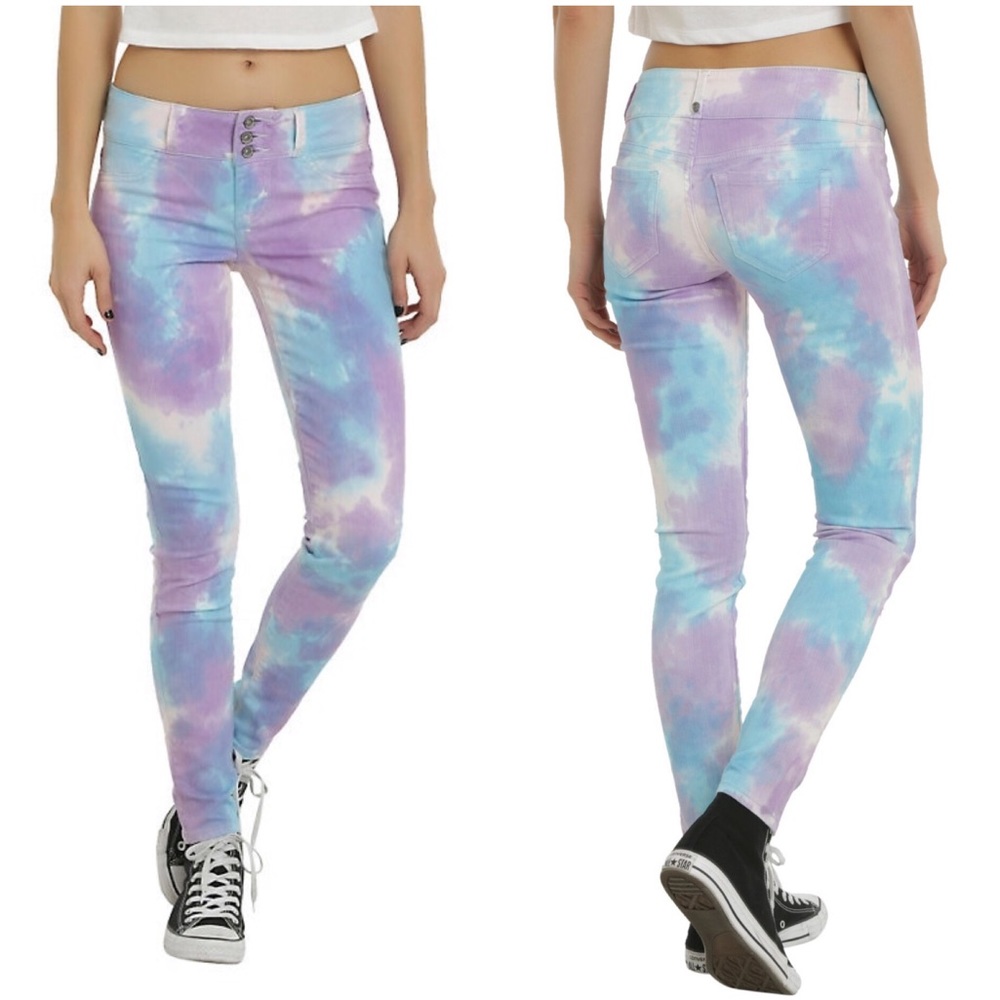 3/25🌸Blackheart 9 Cotton Candy Super Skinny Jeans